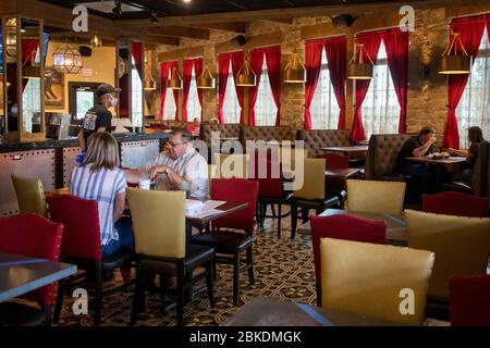 Clute United States. 03rd May 2020. Customers have lunch at El