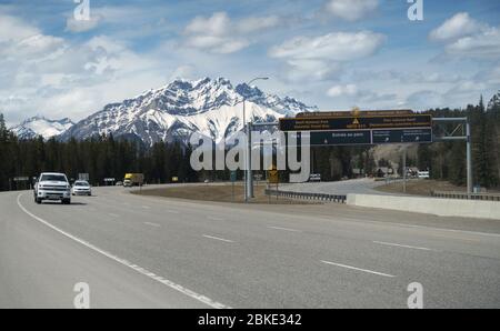 Banff Park East Entrance Gate on Trans-Canada Highway.   COVID-19 Coronavirus Pandemic has closed Visitor Vehicle access to Canadian National Parks Stock Photo