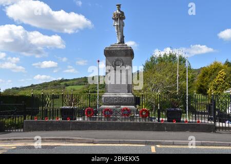 A landmark monument war statue in Kidwelly, Carmarthenshire. First world war 1914-1918 Stock Photo
