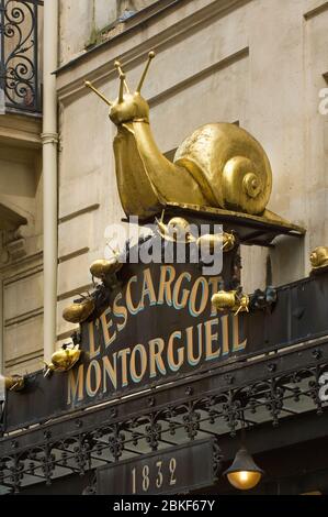 L'Escargot Montorgueil Restaurant exterior with golden snails on