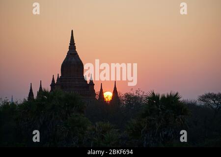 firo: 29.02.2020 Travel, tourism, tourism, Asia, country and people Bagan, Old Bagan, sunrise, pagodas, Myanmar, sunset Bagan is a historic royal city in Myanmar with over two thousand preserved sacred brick buildings | usage worldwide Stock Photo