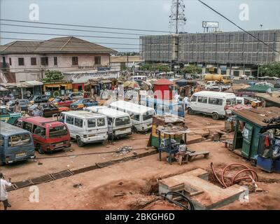Vendors in a busy street of Accra, Ghana Stock Photo - Alamy