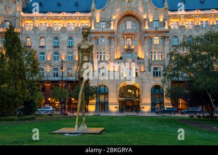 The Girl from Buda (Erin Shakine) Statue in Szechenyi Square with Four Seasons Hotel Gresham Palace, Budapest, Central Hungary, Hungary Stock Photo