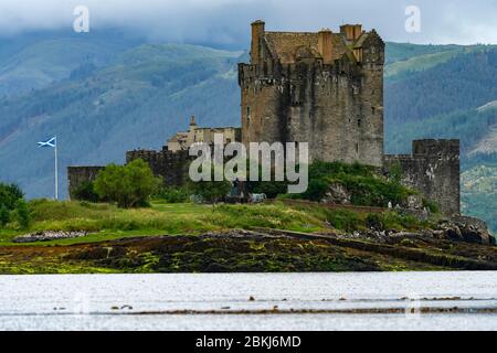 United Kingdom, Scotland, Highlands, Ross & Cromarty County, Dornie, Eilean Donan Castle at the entrance to Loch Duich Stock Photo