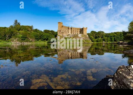United Kingdom, Scotland, Highlands, Hebrides, Isle of Skye, Loch Dunvegan, Dunvegan Castle & Gardens, the stronghold of the MacLeod clan since the 13th century Stock Photo