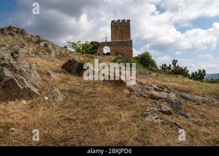 castelo-de-longroiva-medieval-castle-in-longroiva-portugal-europe