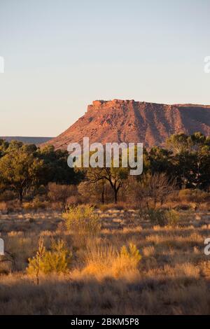 Carmichael's Crag in the George Gill Range from Kings Canyon Resort sunset viewing platform, Northern Territory, Australia Stock Photo