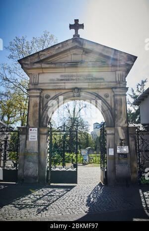 Berlin, Germany. 17th Apr, 2020. 'Burial ground of the Jerusalem and New Church' is located on one of the entrance gates to the cemeteries. Credit: Annette Riedl/dpa-Zentralbild/ZB/dpa/Alamy Live News Stock Photo