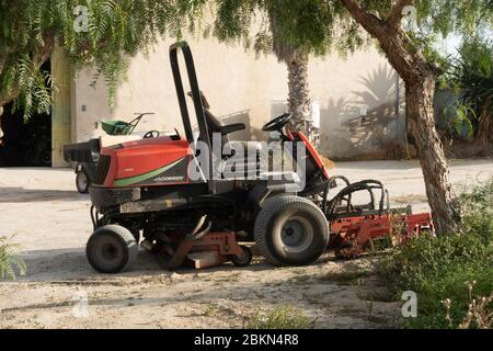ride on lawnmower Stock Photo