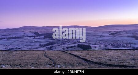 Sunrise at the Singing Ringing Tree in Burnley, Lancashire.  This was taken on a very cold Frosty winter morning.  British rolling hills landscape. Stock Photo