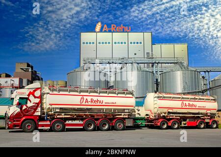 Scania feed tanker Veljekset Finnilä Oy in front of A-Rehu livestock and poultry feed plant in Koskenkorva. Ilmajoki, Finland. Aug 10, 2019. Stock Photo