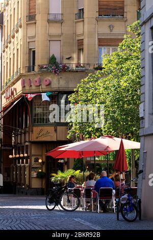 Switzerland, Canton of Vaud, Vevey, Lido textile store in the background Stock Photo