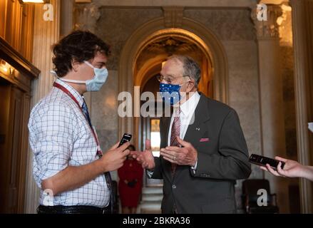 Washington, United Stats. 05th May, 2020. Sen. Chuck Grassley, R-IA, speaks to a reporter at the U.S. Capitol in Washington, DC on Tuesday, May 5, 2020. Photo by Kevin Dietsch/UPI Credit: UPI/Alamy Live News Stock Photo