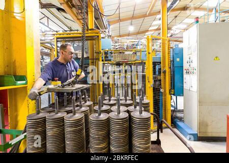 France, Indre et Loire, Nazelles-N?gron, Saint Gobain Abrasifs factory, one of 3 French factories of Norton brand thin grinding wheel manufacturing Stock Photo - Alamy