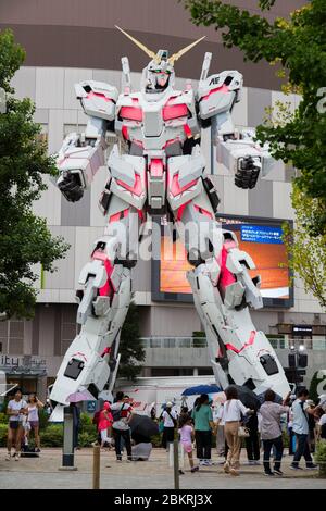 Japan, Honshu Island, Kanto region, Tokyo, Odaiba, DiverCity Tokyo Plaza shopping center, statue of Unicorn Gundam Stock Photo