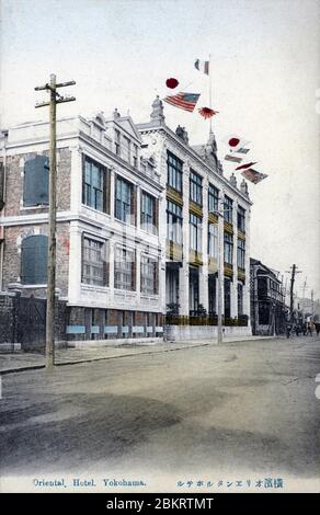 [ 1900s Japan - Western-style Hotel, Yokohama ] —   The Oriental Palace Hotel on Kaigaindori in Yokohama, Kanagawa Prefecture.  Located near the French Pier (フランス波止場, Furansu Hatoba), it was opened in 1903 (Meiji 36) and ran until it was destroyed by the Great Kanto Earthquake of September 1, 1923 (Taisho 12).  20th century vintage postcard. Stock Photo