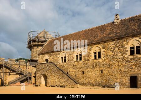 France, Yonne (89), Treigny, castle of Gu?delon, medieval building site Stock Photo