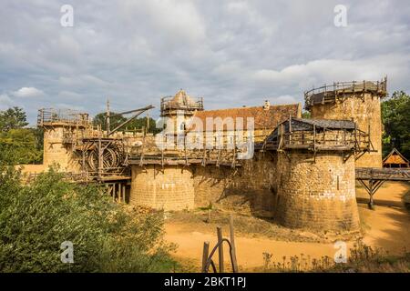 France, Yonne (89), Treigny, castle of Gu?delon, medieval building site Stock Photo