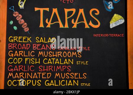 Tapas restaurant, Avda de la Catedral, Gothic Quarter, City of Barcelona, Spain Stock Photo