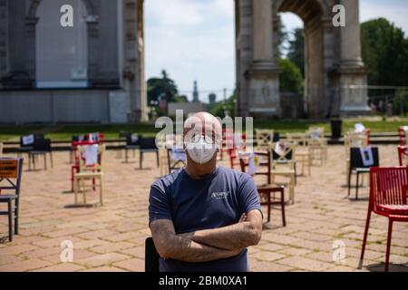 Milan, May 6, 2020. Protest of shopkeepers under the Arco della Pace. With the slogan 'if we open, we fail', the shopkeepers decide to cross their arms and go on strike against government measures and funds that do not arrive or that are too few to make up for the current crisis. Stock Photo