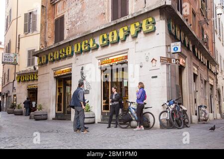 Roma, Italy. 05th May, 2020. View of 'Tazza d'Oro' bar near Pantheon in Rome Following the start of Phase 2 of Covid-19, yesterday, May 4, 2020, the bars reopened after two months of lockdown (Photo by Matteo Nardone/Pacific Press/Sipa USA) Credit: Sipa USA/Alamy Live News Stock Photo