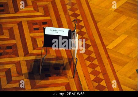 Social Distancing: Hamburg citizenship plenary sitting at 06. May 2020 in the City Hall. Stock Photo