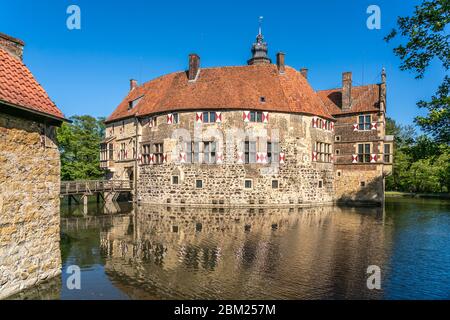 Die münsterländische Wasserburg Burg Vischering bei Lüdinghausen, Münsterland, , Nordrhein-Westfalen, Deutschland, Europa |   The moated castle Vische Stock Photo