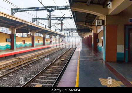 Empty station of Shastri Park, Delhi Metro, Delhi, India, Asia. More than 5 lakhs passengers travel from Delhi Metro. It is the pride of Delhi & India. Stock Photo