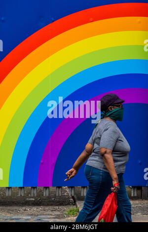 London, UK. 07th May, 2020. Rainbows of hope and support for the NHS and other key workers from Clapham Junction Station. The 'lockdown' continues for the Coronavirus (Covid 19) outbreak in London. Credit: Guy Bell/Alamy Live News Stock Photo
