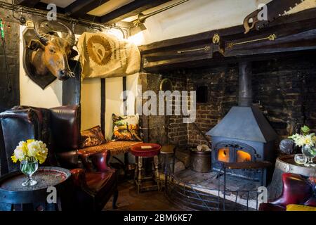 The Rock Inn, traditional 500 year old English pub in the Kent countryside, Chiddingstone, Kent Stock Photo