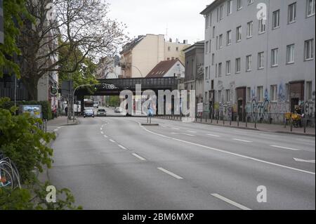 Ein Transparent 'Sternbrücke bleibt' als Zeichen des Protests gegen den geplanten Abriss und Neubau der Sternbrücke in der Sternschanze. Hamburg, 05.0 Stock Photo