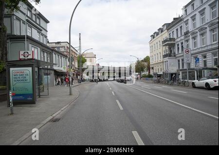 Ein Transparent 'Sternbrücke bleibt' als Zeichen des Protests gegen den geplanten Abriss und Neubau der Sternbrücke in der Sternschanze. Hamburg, 05.0 Stock Photo