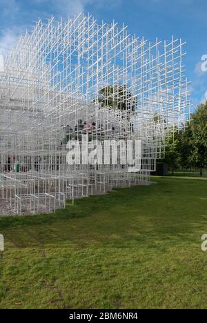 Summer Pavilion Serpentine Galleries Serpentine Pavilion 2013, Kensington Gardens, London, W2 3XA by Sou Fujimoto Stock Photo