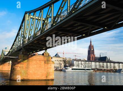 The Eisener Steg and the Frankfurter Dom in Frankfurt am Main, Hesse, Germany. Stock Photo