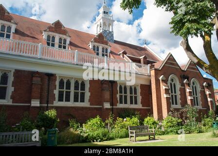 Queen Anne Revival Architecture Richard Norman Shaw Garden Suburb St. Michael & All Angels Church, Woodstock Road, Turnham Green, Chiswick, London, W4 Stock Photo