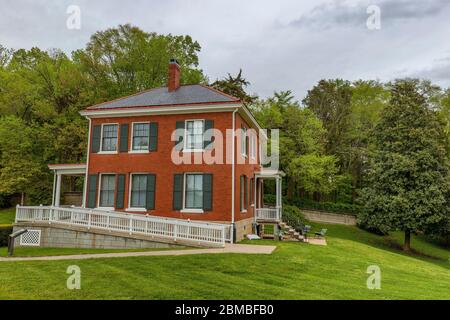 Greeneville, Tennessee, USA -April 25, 2020:  Cemetery Headquarters at Andrew Johnson National Cemetery in Greenville, Tennessee. Stock Photo