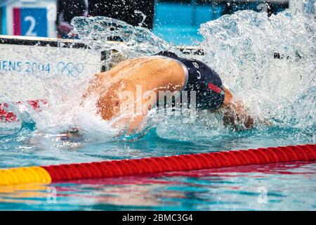 Aaron Peirsol (USA) starting the 100m backstroke finals. 2004 Olympic Summer Games, Athens, Greece. Stock Photo