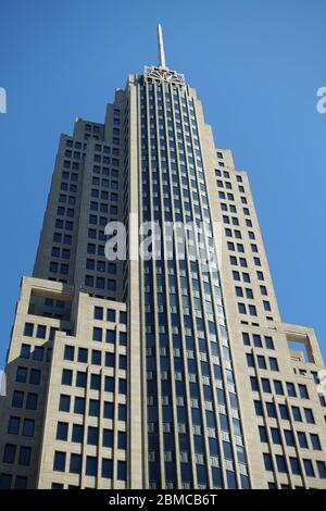 CHICAGO, IL -5 APR 2020- View of the landmark NBC Tower Building, an office skyscraper building located on Michigan Avenue next to the Chicago River i Stock Photo