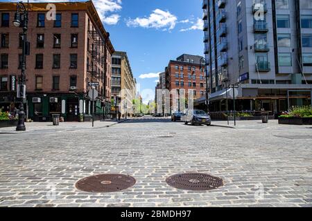 New York, N.Y/USA - 7th May 2020: Ninth Avenue and W. 13th Street are quiet due to health risks of COVID-19. Credit: Gordon Donovan/Alamy Live News Stock Photo