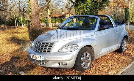 Bordeaux , Aquitaine / France - 05 05 2020 : Chrysler PT Cruiser convertible grey car parked in street Stock Photo