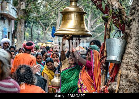 Ablutions and prayers along the Ram Ghat on Mandakini river of Chitrakut, Uttar Pradesh, India Stock Photo