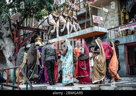 Ablutions and prayers along the Ram Ghat on Mandakini river of Chitrakut, Uttar Pradesh, India Stock Photo