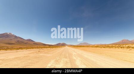 The scenic route in the desert from Salar de Uyuni to the lagoons of southern Bolivia Stock Photo