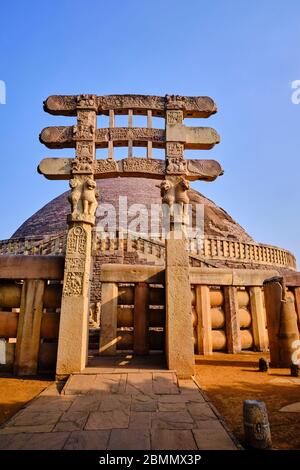 India, Madhya Pradesh state, Sanchi, Buddhist monuments listed as World Heritage by UNESCO, the main stupa a 2200 year old Buddhist monument built by Stock Photo