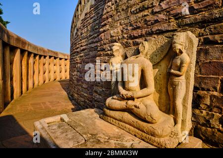 India, Madhya Pradesh state, Sanchi, Buddhist monuments listed as World Heritage by UNESCO, the main stupa a 2200 year old Buddhist monument built by