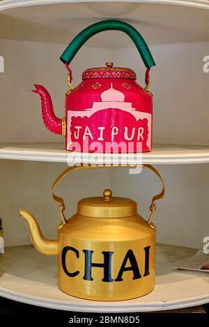 India, Rajasthan, Jaipur the Pink City, teapot in a tea shop Stock Photo