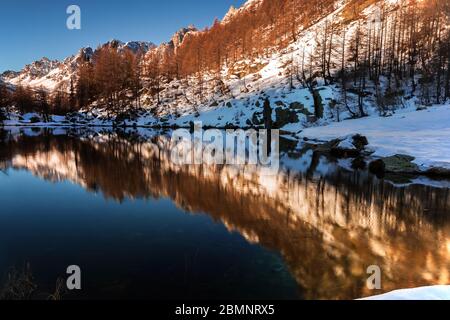 Lago delle streghe during winter, Parco Naturale dell'Alpe Veglia e dell'Alpe Devero, Verbano Cusio Ossola, Piemonte, Italy, Southern Europe Stock Photo