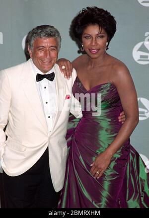 LOS ANGELES, CA. February 24, 1993:  Singers Natalie Cole & Tony Bennett at the 1993 Grammy Awards in Los Angeles.  File photo © Paul Smith/Featureflash Stock Photo