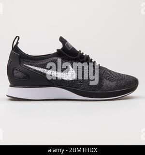 nike flyknit racer 2018