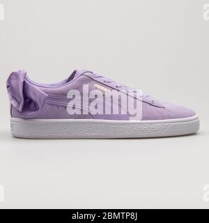 Purple pumas 19 hotsell